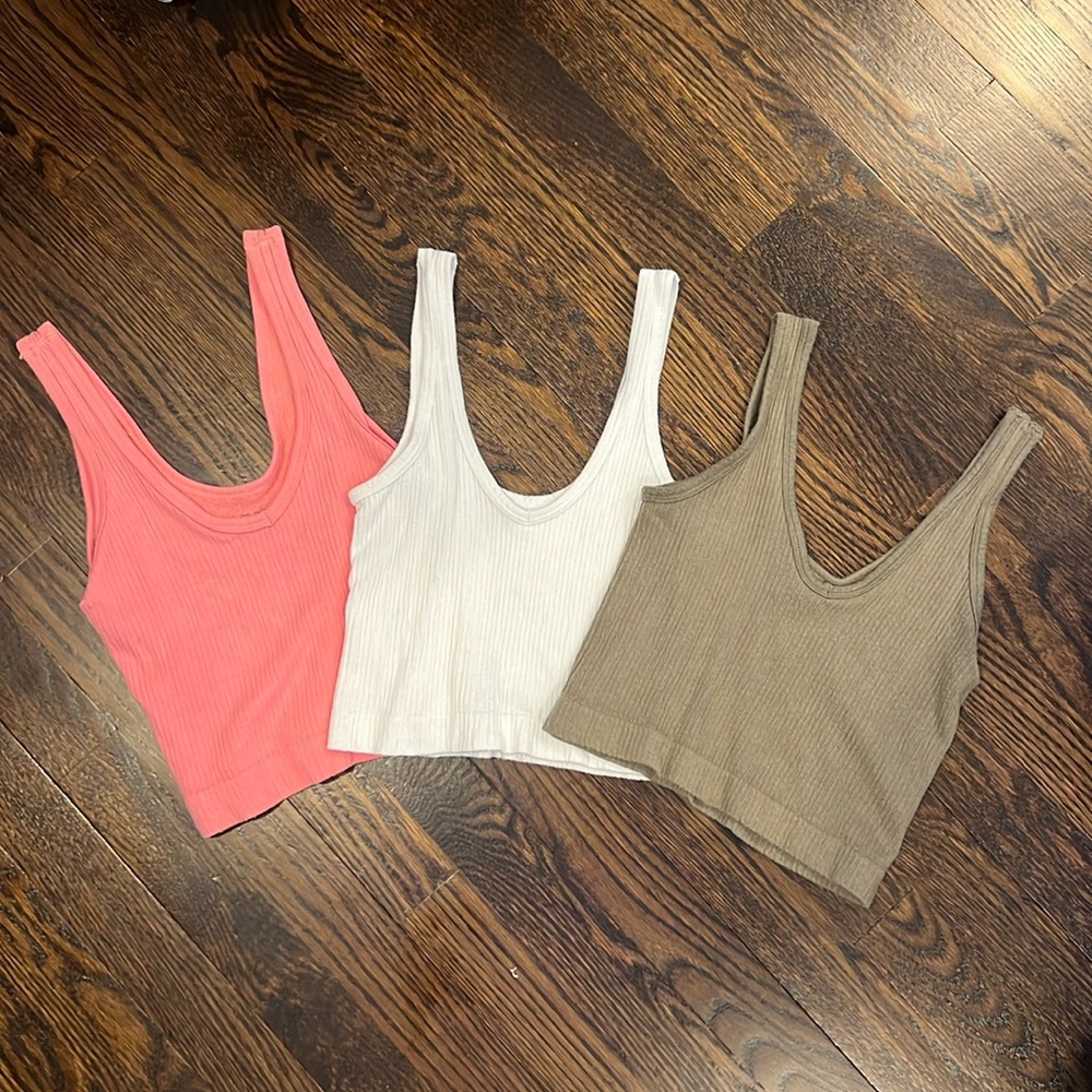 Urban Oufiters ‘Out from Under’ tank set of 3